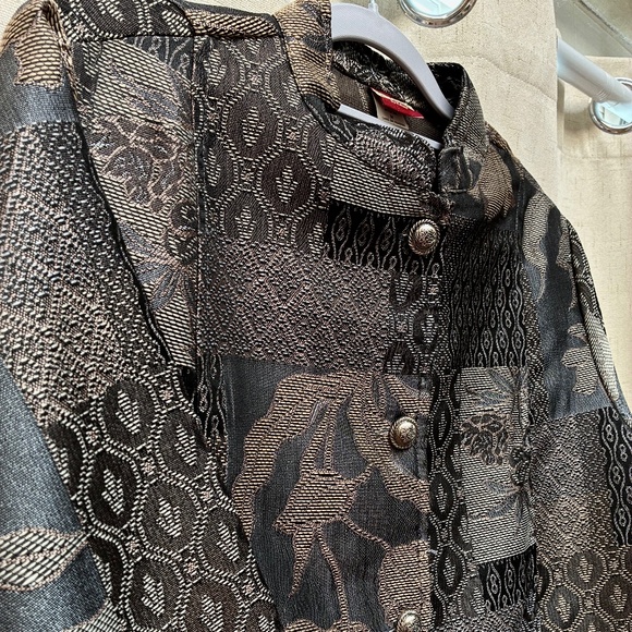 Asian Inspired Button Up Top - Picture 2 of 6